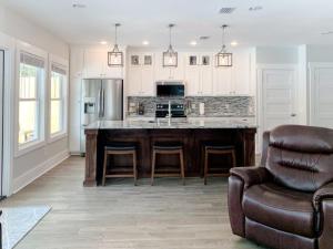 Kuchyň nebo kuchyňský kout v ubytování Ava Mae Cottage - 642 Cummings Lane