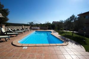 Der Swimmingpool an oder in der Nähe von Catalunya Casas Tranquil Costa Brava Retreat with private suite!