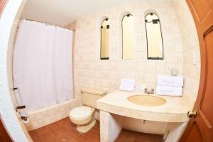 Koupelna v ubytování Astorga Hotel Arequipa + 30 fotografií