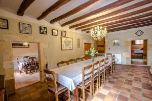 Posedenie v ubytovaní Catalunya Casas Country Chateau for 22 persons - close to Sitges!