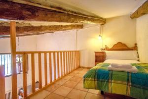 Posteľ alebo postele v izbe v ubytovaní Catalunya Casas Country Chateau for 22 persons - close to Sitges!