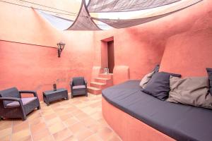 Posedenie v ubytovaní Catalunya Casas Country Chateau for 22 persons - close to Sitges!