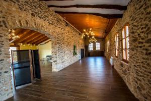 Φωτογραφία από το άλμπουμ του Catalunya Casas Captivating Villa in the Vineyard close to Sitges σε Bisbal del Penedès