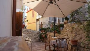 A seating area at Baglio Sant’Angelo