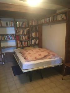 Postel nebo postele na pokoji v ubytování Gîte à la campagne + 2 fotografie