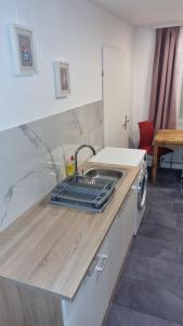 Kuchyň nebo kuchyňský kout v ubytování Casa Rustica I Free Parking I Self Check-in
