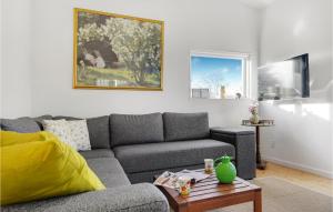 Posezení v ubytování Beautiful Home In Ølsted With Kitchen