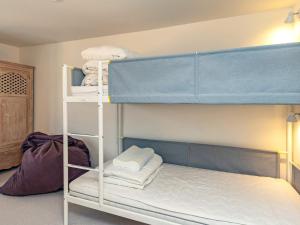 Holiday home Faaborg XXXII tesisinde bir ranza yatağı veya ranza yatakları