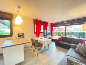 Posedenie v ubytovaní Studio 4 pers, coin montagne, terrasse, parking privatif, centre village, non fumeur - FR-1-437-100