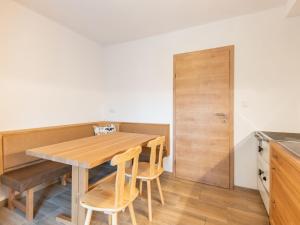 Cucina o angolo cottura di Holiday Home Feldkirch Panoramic Views