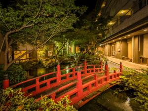 Vrt pred nastanitvijo Japanese Onsen Ryokan Kohakuen
