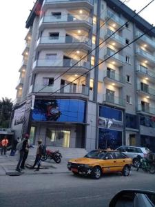 Το κτήριο όπου στεγάζεται  το διαμέρισμα