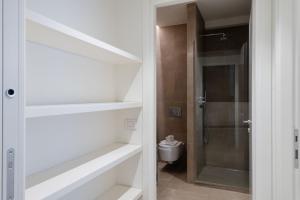 Koupelna v ubytování Easylife - Milano - Meravigli 16C - Duomo + 17 fotografií