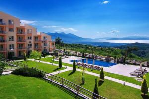 Θέα της πισίνας από το Whyndam Residences Kusadası Golf&Spa ή από εκεί κοντά