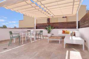 Balkón nebo terasa v ubytování The Moss - Luxury Villa in Corralejo near the Beach