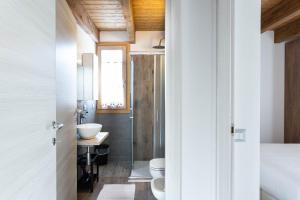 A bathroom at Residence Villa Brioschi