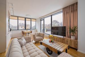 Et tv og/eller underholdning på 1-bedroom penthouse with underground parking