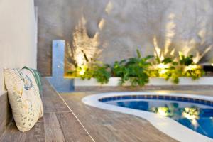 Bazén v ubytovaní Luxury Villa Taganana alebo v jeho blízkosti