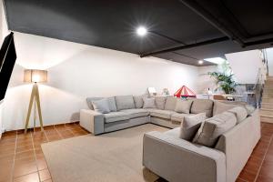 Posedenie v ubytovaní Luxury Villa Taganana