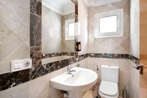Kúpeľňa v ubytovaní Luxury Villa Taganana