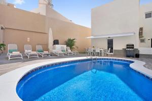 Bazén v ubytovaní Luxury Villa Taganana alebo v jeho blízkosti
