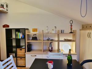 Gallery image of PERLA DEL CASTRUM originale monolocale-mansardina nella vecchia Grado in Grado