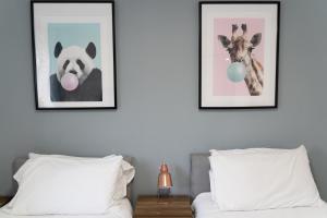 Gallery image of 3 Smart TVs, Sleeps 3, VAN PARKING, Fast WIFI in Corby