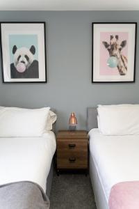 Gallery image of 3 Smart TVs, Sleeps 3, VAN PARKING, Fast WIFI in Corby