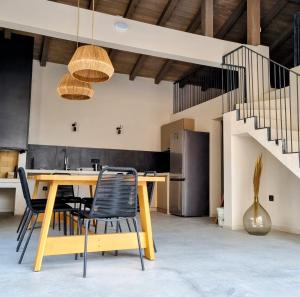 Posedenie v ubytovaní !!NEW 2023!! Villa Qualia - Heated pool, 4 bedrooms, modern interior