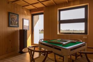 Ein Billardtisch in der Unterkunft 輕塵別院Serenegray B&B