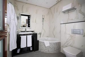 Koupelna v ubytování Park Suites Hotel Luxury Boutique Hotel