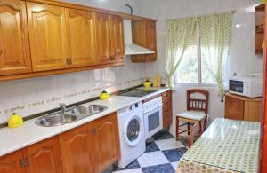 Kuchyňa alebo kuchynka v ubytovaní Apartamento Plaza la Fuente
