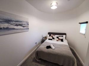 Cama o camas de una habitación en 2 Bedroom Apartment - Central Peterborough - Bayard Apartments
