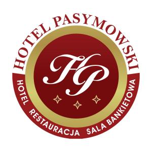 una etiqueta para un restaurante ruso con el nombre del restaurante en un círculo en Hotel Pasymowski, en Mlawa