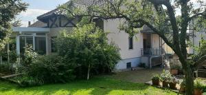 Κήπος έξω από το Ferienwohnung in Humes