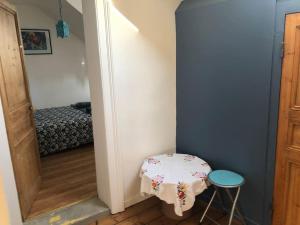 Posteľ alebo postele v izbe v ubytovaní Maison conviviale aux abords de la vieille ville