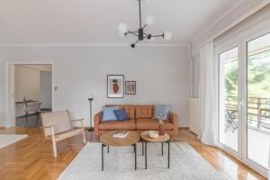 Posedenie v ubytovaní Homey 2BR Apartment in Cholargos by UPSTREET