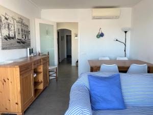 Posezení v ubytování MARQUINA - Apartamento con fantásticas vistas al mar