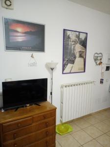 TV a/nebo společenská místnost v ubytování Fiuggi Appartamento Turistico