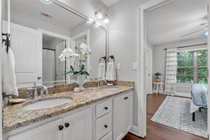 Phòng tắm tại Santa Rosa Beach Seaside Escape The Bay to 30A-Santa Rosa Beach +28 ảnh