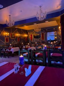 Restaurace v ubytování Villa Livorno + 117 fotografií