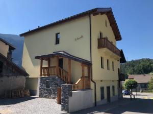 Zgradba, v kateri se nahaja apartma