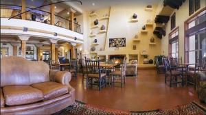 Lounge atau bar di Sheraton Desert Oasis Villas Scottsdale AZ