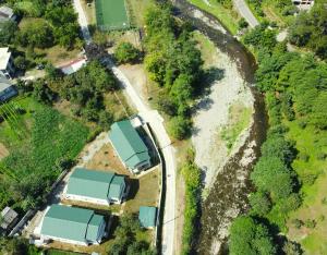 Apgyvendinimo įstaigos Happiness Villas Charnali vaizdas iš viršaus