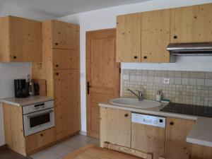 Majoituspaikan Appartement Champagny-en-Vanoise, 3 pièces, 6 personnes - FR-1-464-80 keittiö tai keittotila