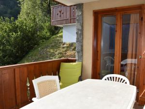 Μπαλκόνι ή βεράντα στο Appartement cosy près des pistes avec garage, animaux acceptés - FR-1-464-128 +10 φωτογραφίες