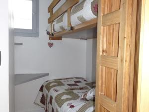 Appartement Pralognan-la-Vanoise, 2 pièces, 4 personnes - FR-1-464-132にあるベッド