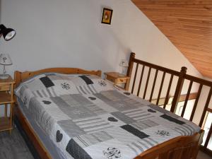 Un ou plusieurs lits dans un hébergement de l'établissement Appartement Pralognan-la-Vanoise, 3 pièces, 6 personnes - FR-1-464-5
