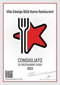 una forchetta e il logo di una stella per un ristorante domestico di Villa Edwige B&B a Castellabate