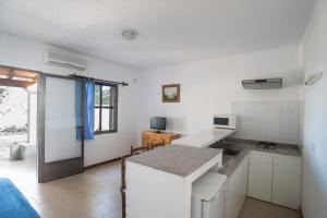 Kuchyňa alebo kuchynka v ubytovaní APARTAMENTOS CASA EUGENIO FORMENTERA